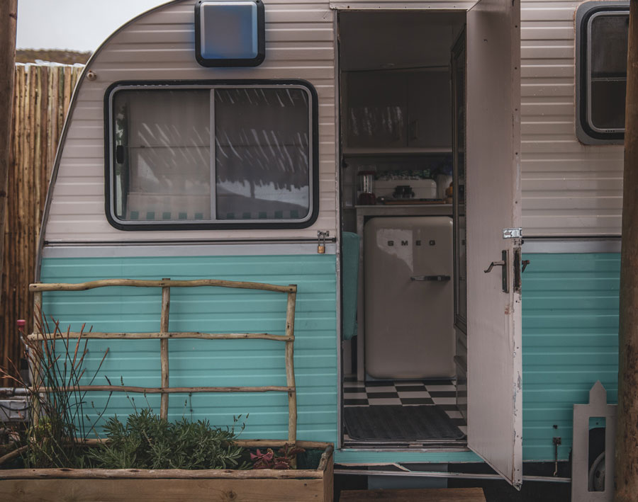 Luxury retro caravan in baardskeerdersbos